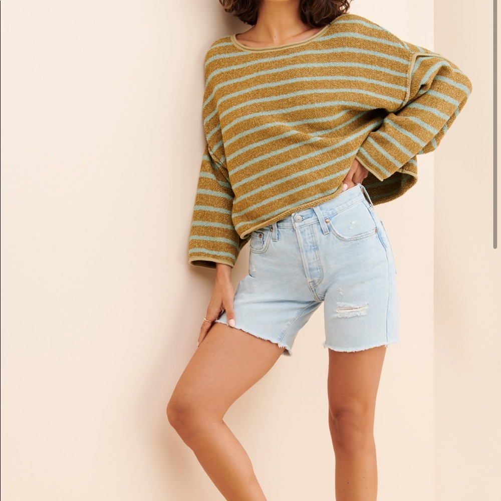 🏝️ Levi’s 501 Mid-Thigh Denim Shorts